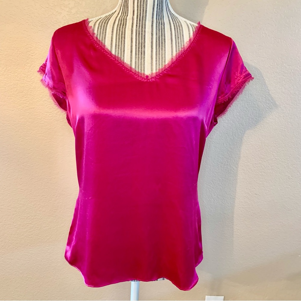 Tahari Silk Blouse Medium 100% Silk Pink Fuchsia Short Sleeves VNeck Fring